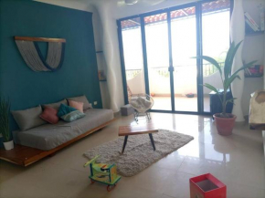 1-bdrm oceanview apt a block from the beach & 5th